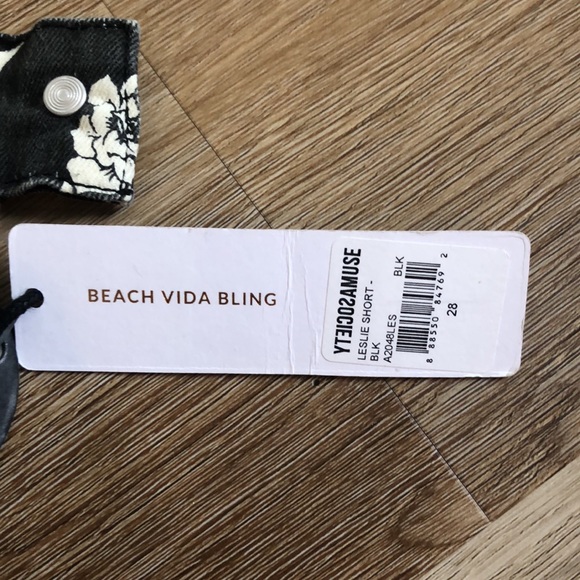 Brand New Floral Shorts - Picture 8 of 8